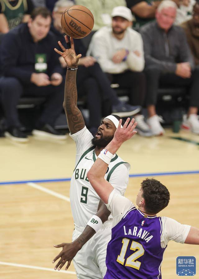 NBA常(cháng)规赛丨湖(hú)人胜雄鹿(lù)