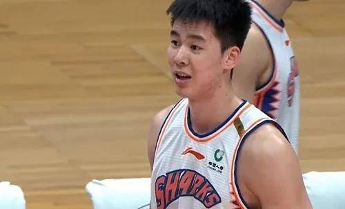 不打了！拒绝NBA训练营合同！中国男篮第一天赋后卫